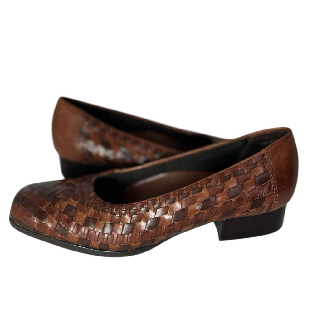 Trotters Leather Loafers Square Toe Brown Basket Weave 7N Equestrian Timeless